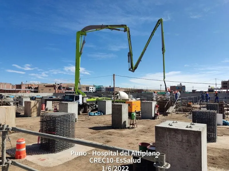 Hospital del Altiplano · Vaciado de concreto