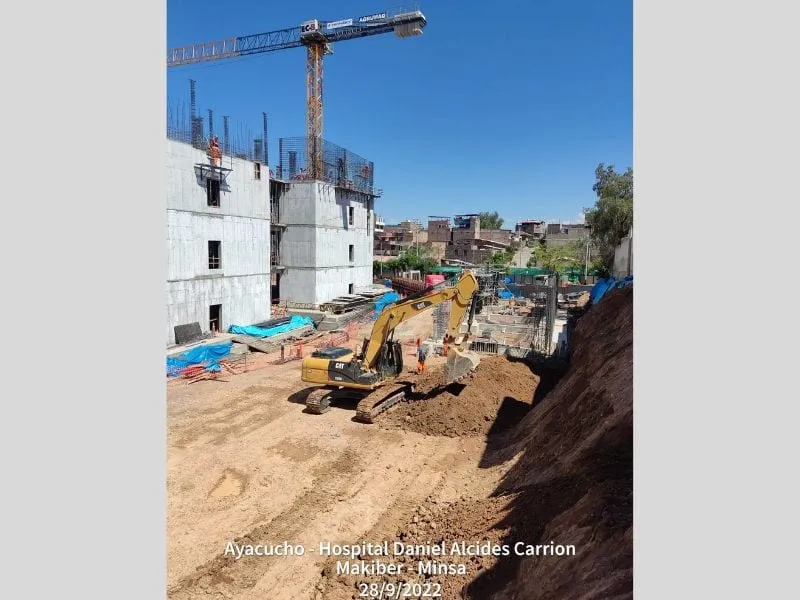Hospital Daniel Alcides Carrión · Movimiento de tierra
